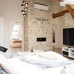 Marilyn Monroe Apartment With Ac In Prague Center