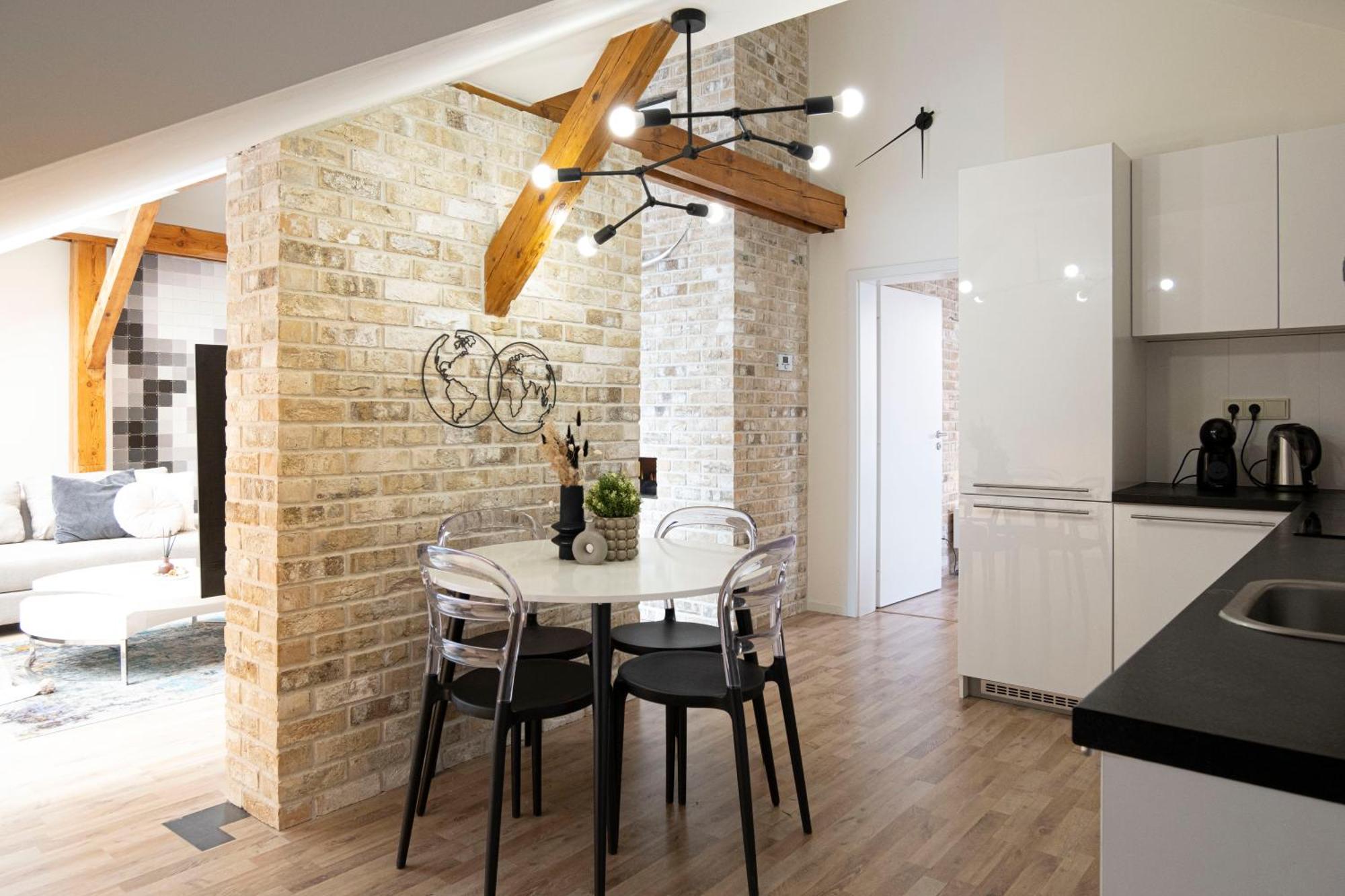Marilyn Monroe With Ac In Center Apartamento